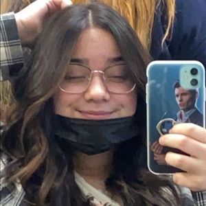 Meet your Posher, Juliana